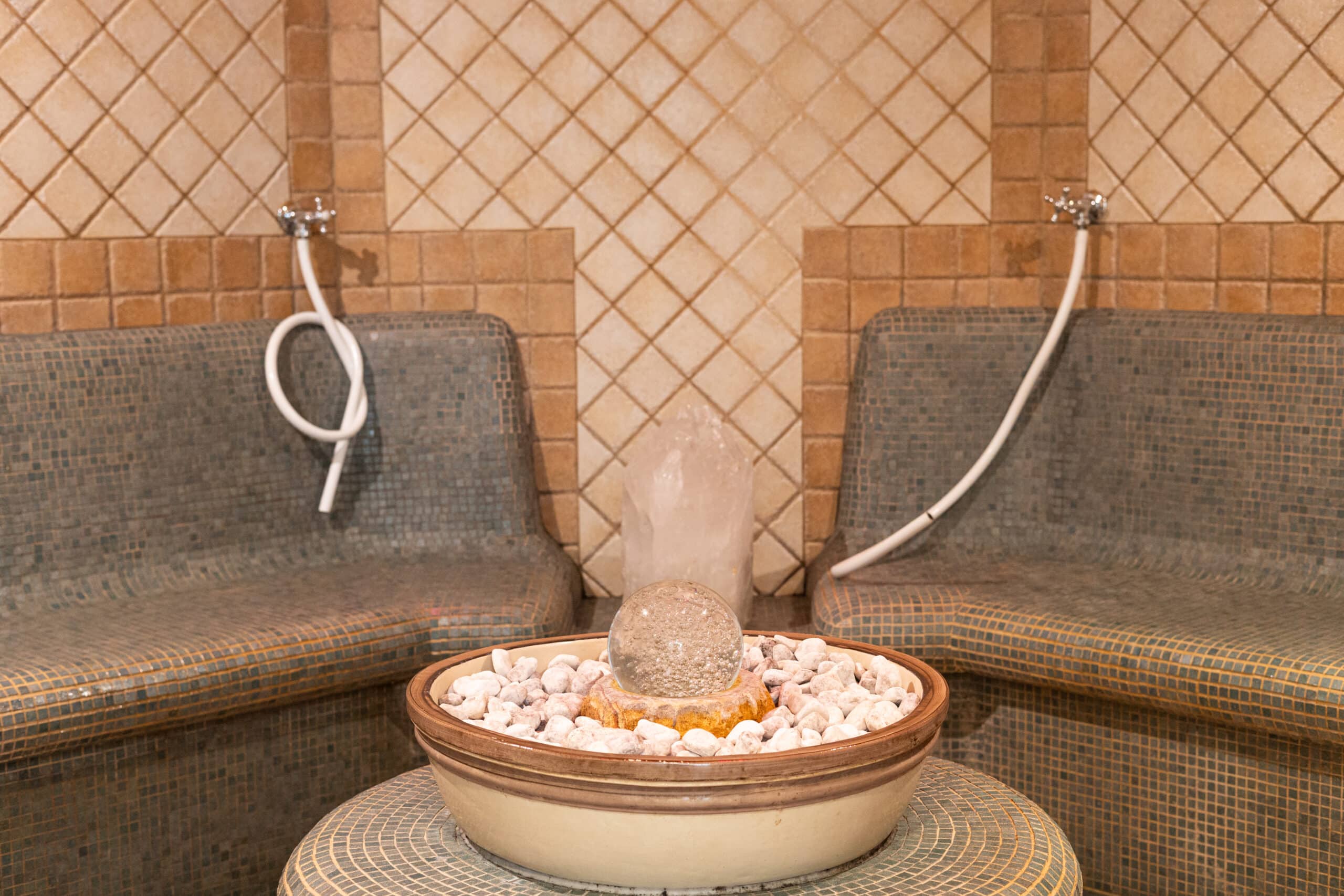 Entspanne Sie Dampfbad in dem Sie sanften und warmen Dampf einatmen, der die Atemwege &ouml;ffnet. 